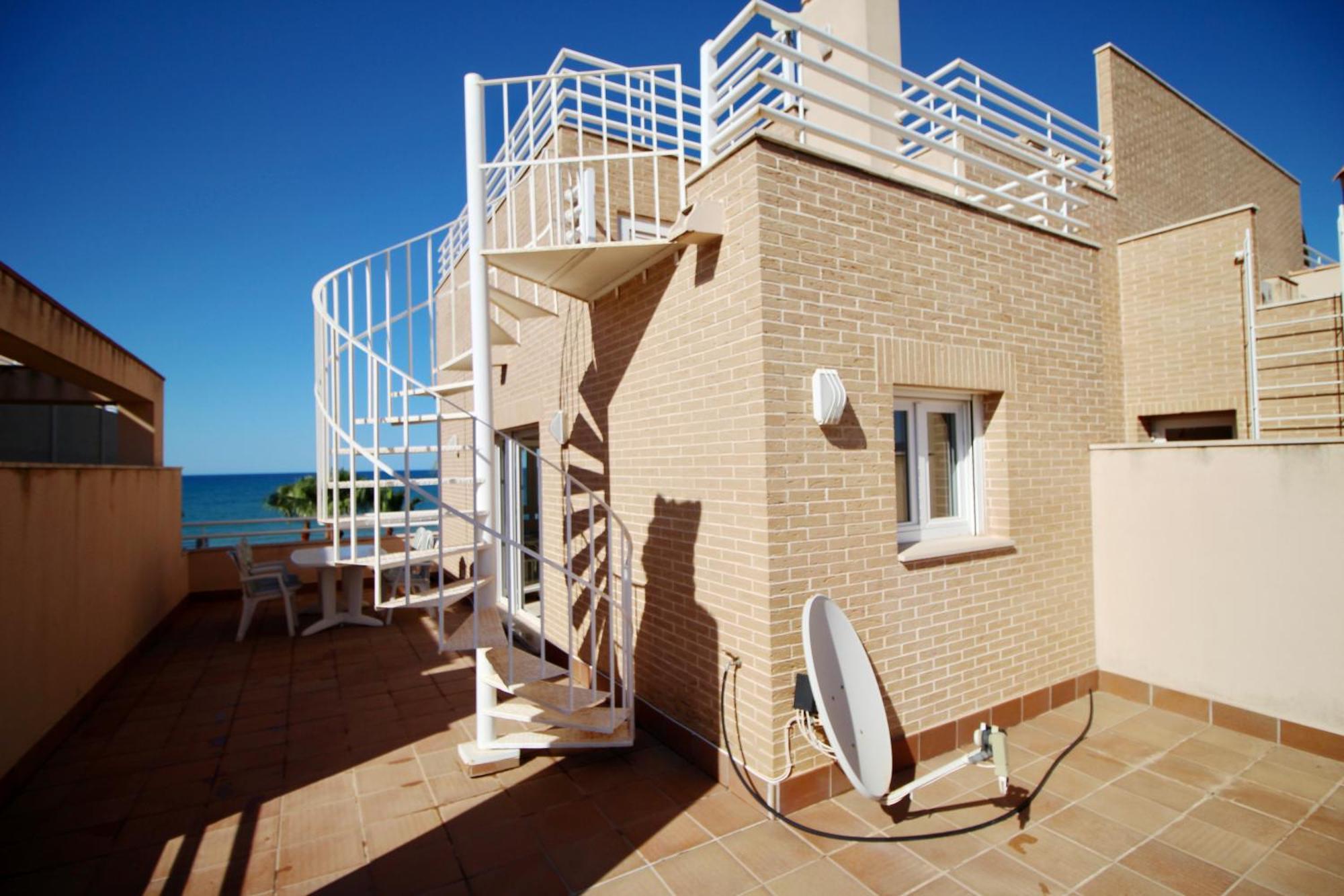 Atico Con Piscina Privada En Primera Linea Apartment Denia Phòng bức ảnh